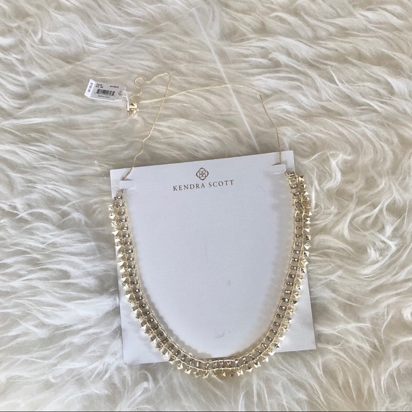 Kendra Scott Oscar Necklace in Smokey Crystal gold - Picture 4 of 6